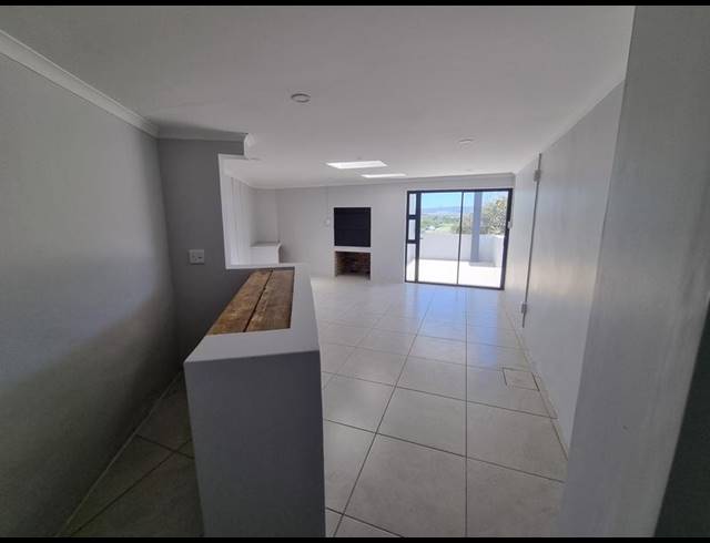 5 BEDROOM HOUSE FOR SALE IN FRAAIUITSIG